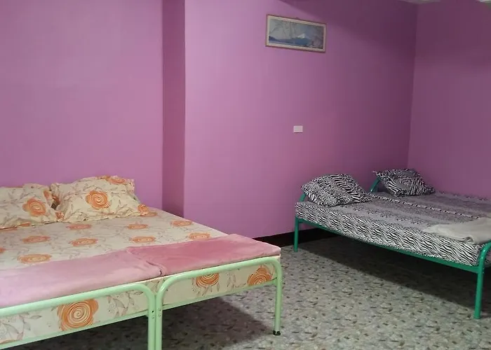 New C.h. بيت ضيافة بانكوك